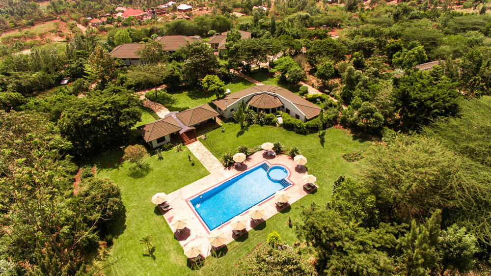 Acacia Farm Lodge 1
