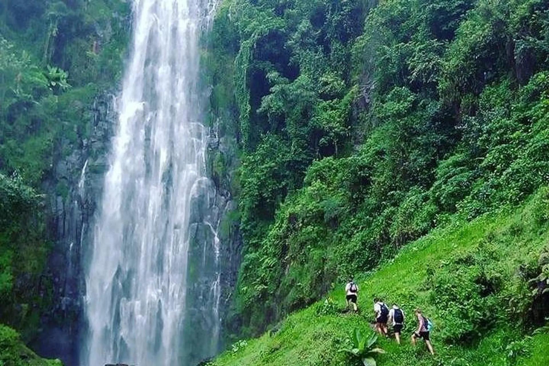 Hike To Meru Waterfall