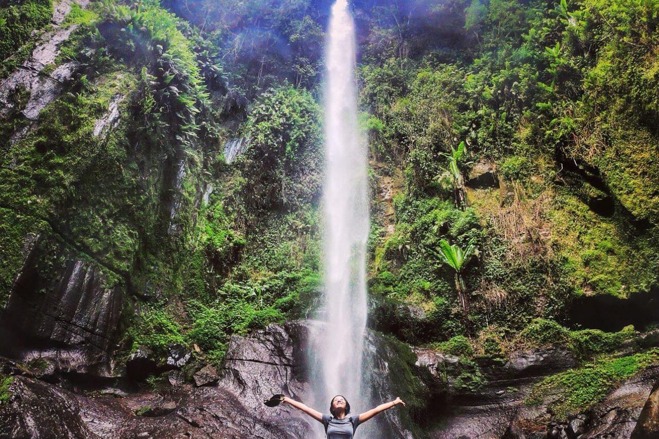 Hike To Meru Waterfall